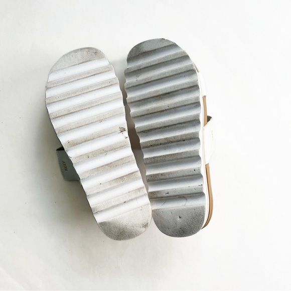 Reef Cushion Vista Hi Platform Two Strap White Slide Sandals Women’s 7 - Picture 8 of 9